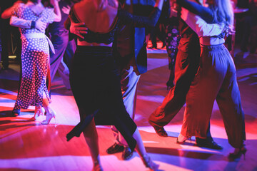 Acrylglasbilder Tanzschule Lateinamerikanischer Tango im Studio  © tsuguliev