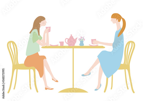 カフェでお茶を飲む女性