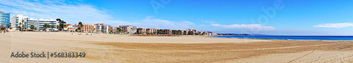 Puerto, playa y faro de Torredembarra, Tarragona, Catalunya, España, Europa
