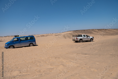 4x4 adventure in the desert © Konstantin