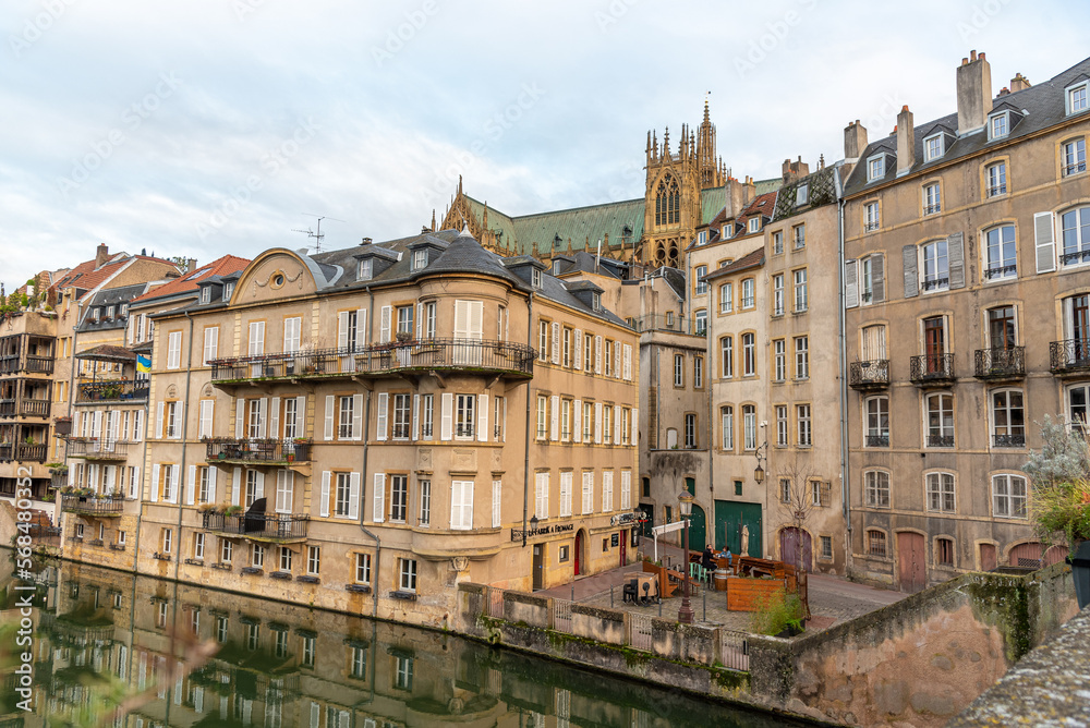 Metz Mossele , França
A cidade de Metz com as suas belas Catedrais Igrejas e templos , Banhadas pelo rio Mossele