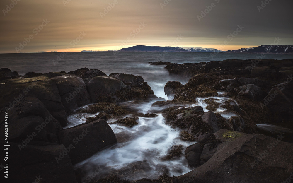 Fototapeta premium sunset over the sea