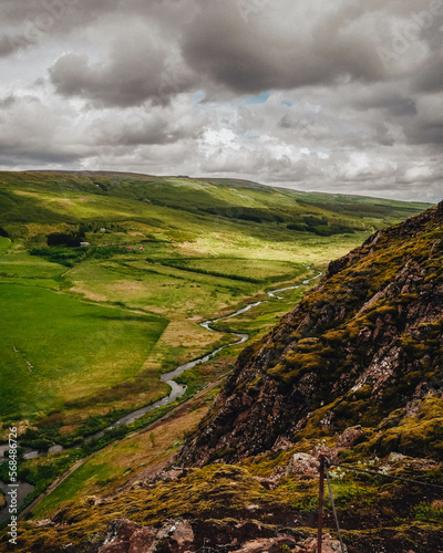 Green canyon in Iceland  © Daniel