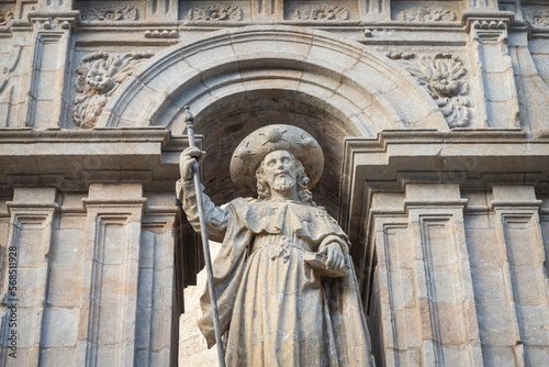 Stampa su tela Statue of the Apostle Saint James on the Cathedral in Santiago de Compostela, Sp