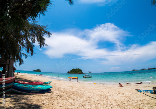Canvas Print Chonburi Thailand,15Aus2020,Front view beach, blue sea, clear sky That popular vacation destination For tourists and families, there kayak moored on beach serve tourists Nang Ram Beach, Sattahip