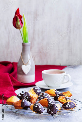 Obraz na płótnie Traditional French Madeleine served with coffee, Valentine's Day. w salonie
