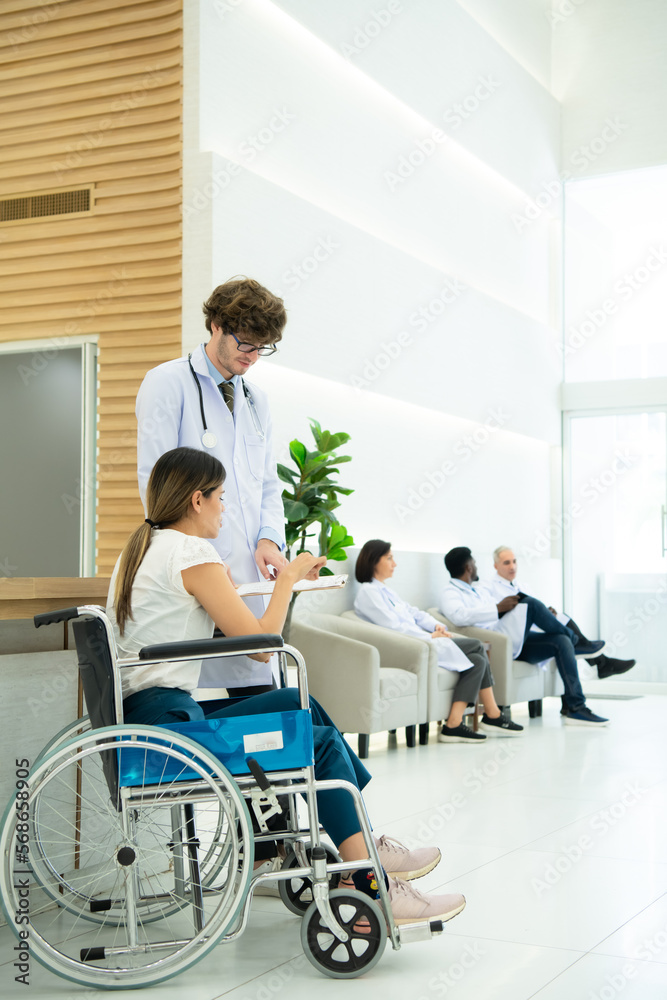 Hospital doctor explaining the results of the treatment and the progress of the treatment to the patient. in the luxury rest area of the hospital