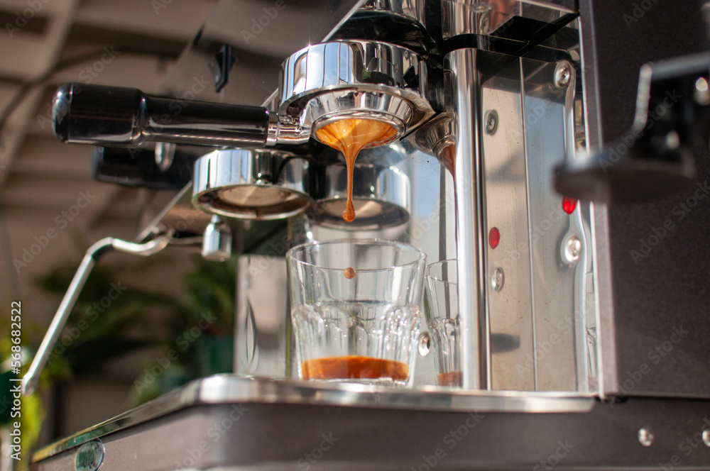 Espresso coffee preparation from coffee machine