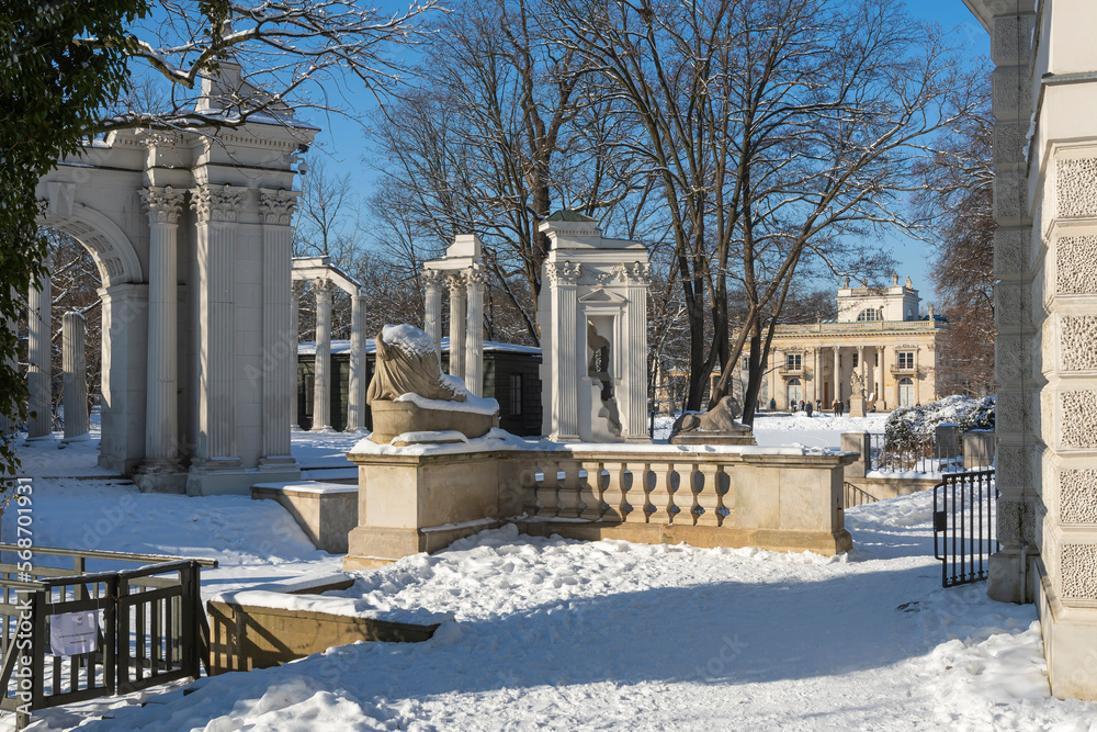 Teatr na wyspie i pałac w Łazienkach Królewskich