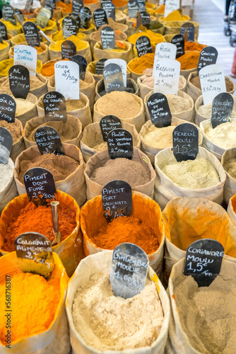 Fototapeta Naklejka Na Ścianę i Meble -  East Bazaar in Jerusalem