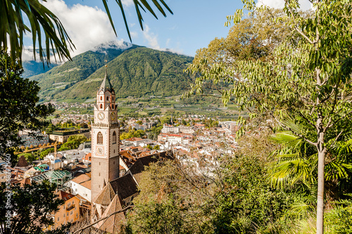 Meran, St. Nikolaus, Kirche, Altstadt, Tappeinerweg, Spazierweg, Panoramaweg, Promenade, Vinschgau, Etschtal, Aussichtspunkt, Südtirol, Sommer, Herbst, Italien