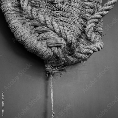 わらじの踵部分をモノクロで
Straw sandal in black and white