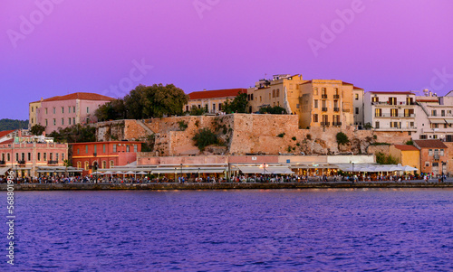 Fototapeta Naklejka Na Ścianę i Meble -  Sonnenuntergang am venezianischen Hafen von Chania, Kreta