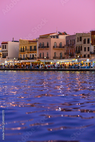 Sonnenuntergang am venezianischen Hafen von Chania, Kreta photo