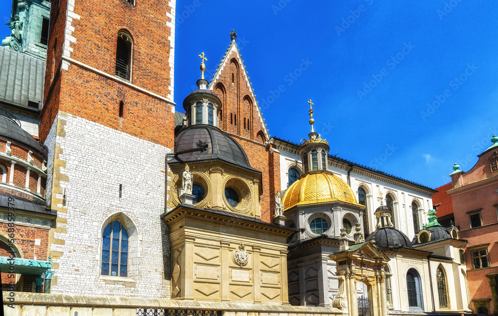 Europe, Krakow, Poland, Sigismund's Chapel Wawel Castle Cathedral Kaplica Zygmuntowska landmark renaissance architecture concept, building side view, golden dome