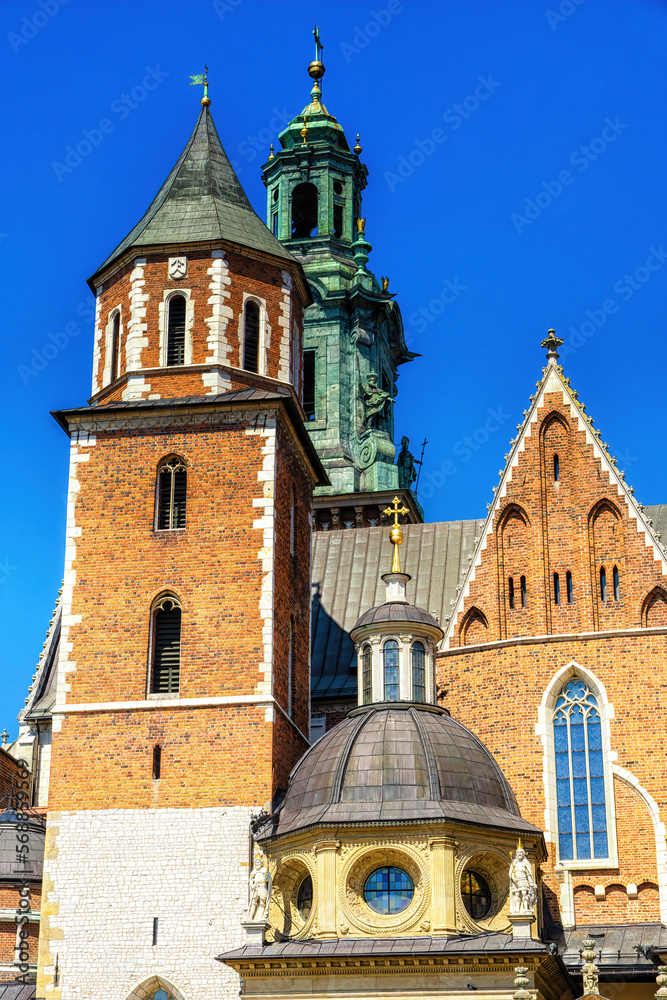 Obraz premium Wawel hill with cathedral and castle in Krakow