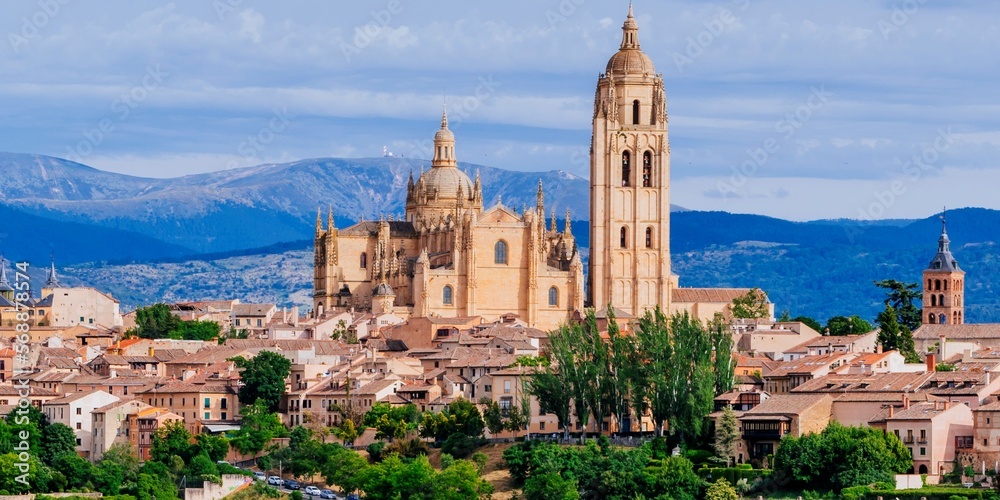 View of the medieval old city surrounded by walls. Highlighting the Cathedral of Segovia. Segovia, Castilla y León, Spain, Europe