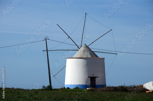 Antiguo molino de viento en Rogil, Algarve