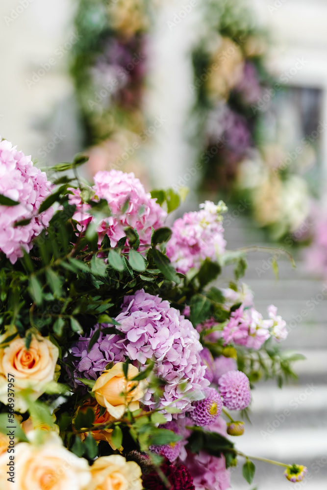 Floral bridal arrangement