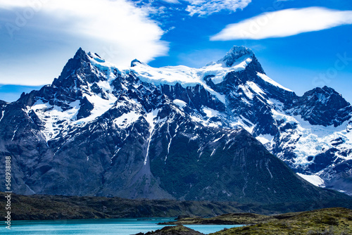 Montanhas com gelo em Torres Del Paine