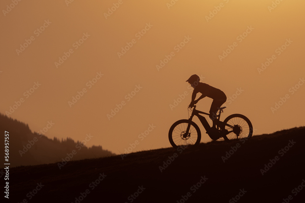 Obraz premium MTB-Sunset ride