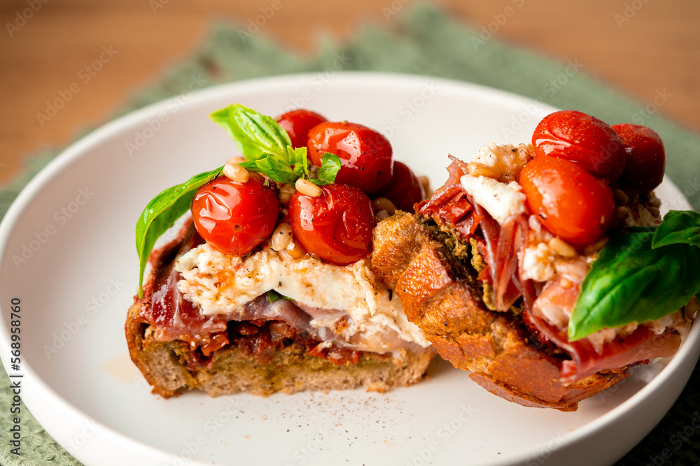 Sandwich with tomatoes and mozzarella.
cheese sandwich. Mozzarella sandwich.Sandwich with Iberica. Sandwich with tomatoes and mozzarella.
cheese sandwich. Mozzarella sandwich.Sandwich with Iberica.
