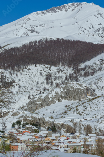 Foto vertical de La Uña nevado, en Leon
