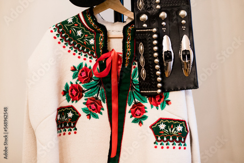 Obraz na płótnie Polish highlander wedding preparation groom clothes mountains traditional style w salonie