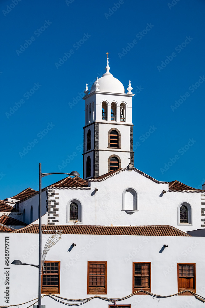 In der Altstadt von Garachico mit Kirche und Convent.