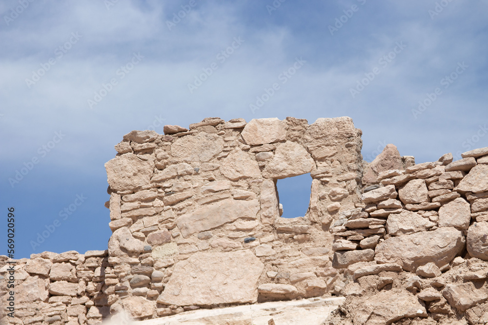 windows, doors, lintels, stone openings in the Pukara de Lasana