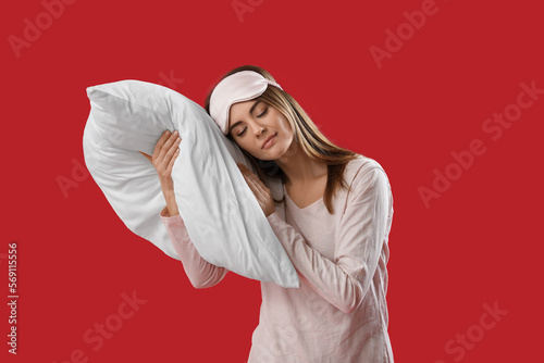Beautiful woman with sleepi...