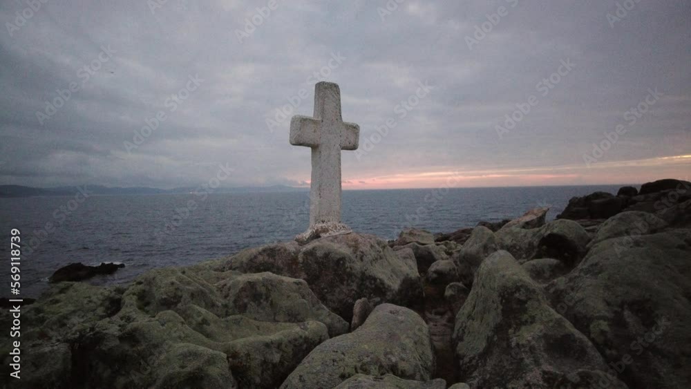 Cross in remembrance for the deceased sailors and percebeiros Cross in remembrance for the deceased sailors and percebeiros