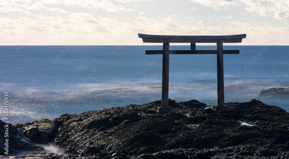 神磯の鳥居のパノラマ風景