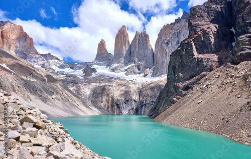 фотографія view of the lake from mirador de las torres in torres del paine, chile