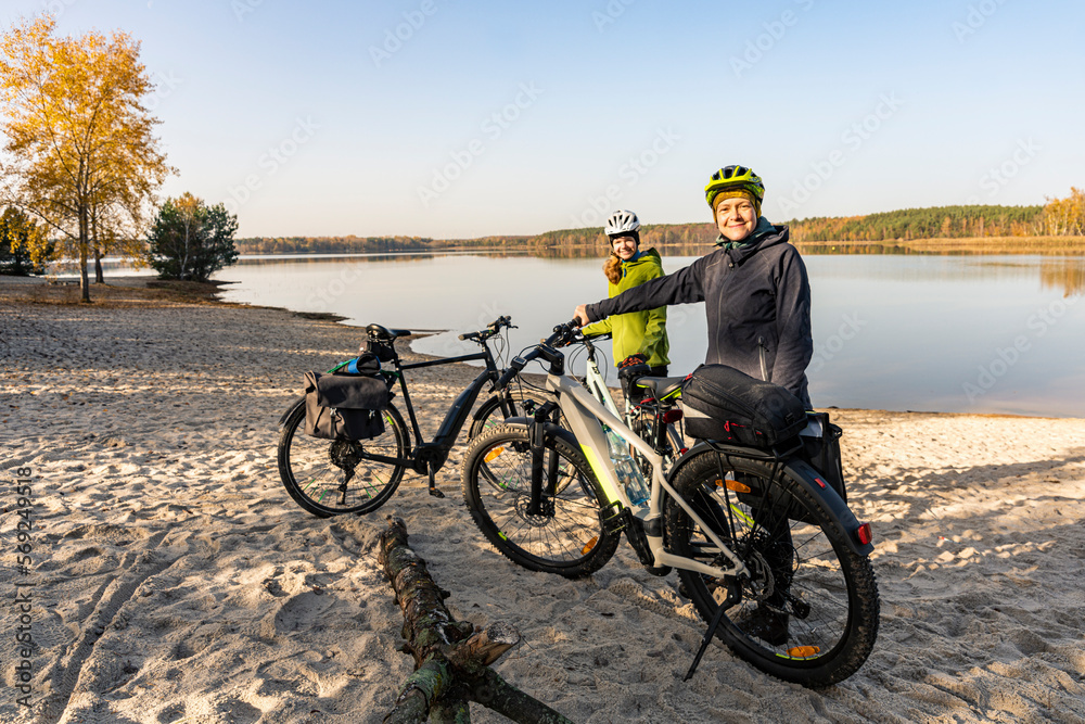 Fototapeta premium Radtour zum See