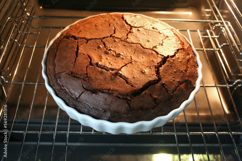 Tarte au Chocolat - Französischer Schokoladenkuchen, ganz frisch und ...
