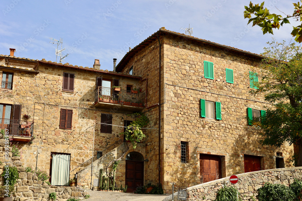 Monticchiello is a village in Tuscany, central Italy, administratively a frazione of the comune of Pienza, province of Siena. Monticchiello is a village in Tuscany, central Italy, administratively a frazione of the comune of Pienza, province of Siena.