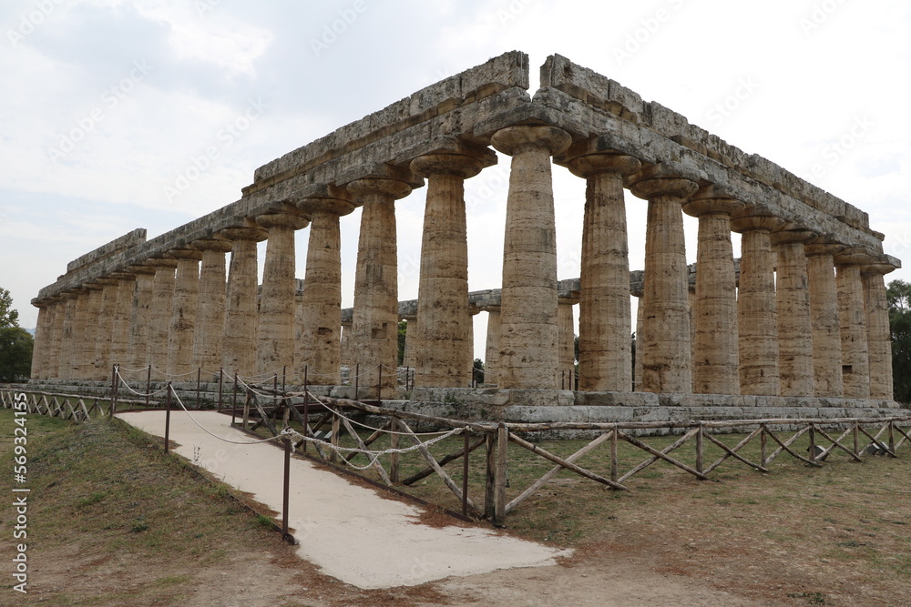 Obraz premium Temple of Hera in Paestum, Campania Italy