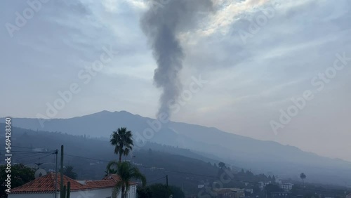 Volcano La Palma Mountain View 4K 01