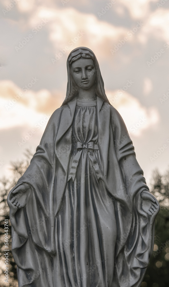 Blessed Mother Mary Madonna Statue