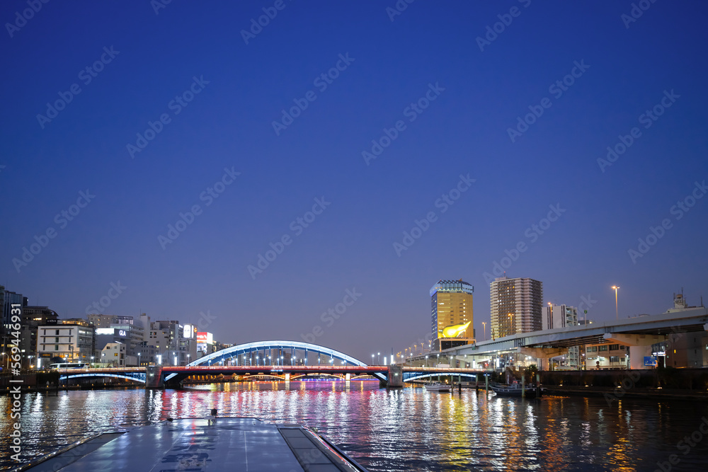 東京水辺ライン船上から見た夕景