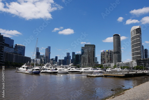 Hochhäuser am Hafen in Melbourne © Falko Göthel