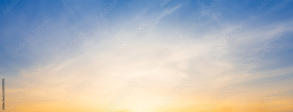 Obraz premium Sunset sky for background or sunrise sky and cloud at morning.