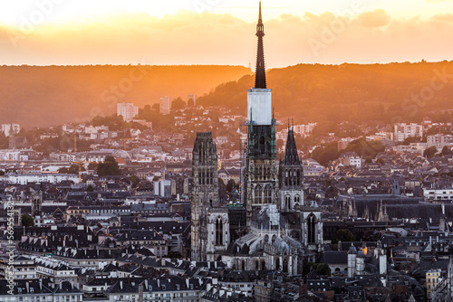 Cathédrale de Rouen au couché de soleil
