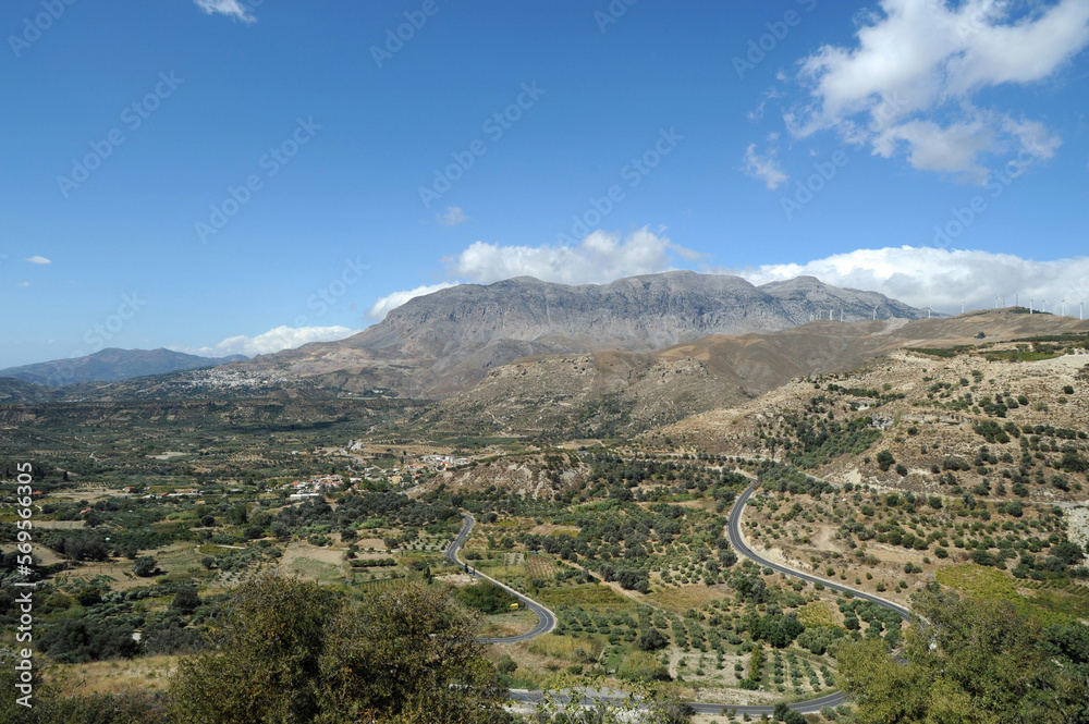 Gergeri et le mont Ampelakia vus depuis Agia Varvara en Crète