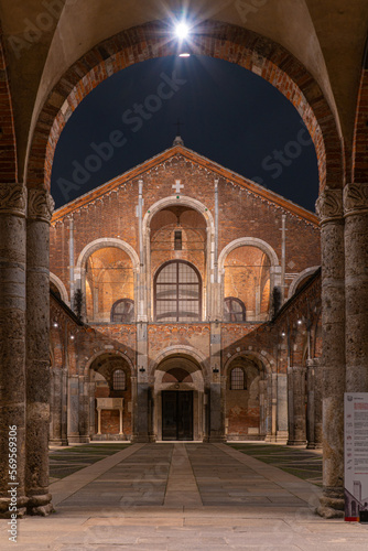 Basilica di Sant Ambrogio  una delle chiese pi   antiche di Milano  Italia.