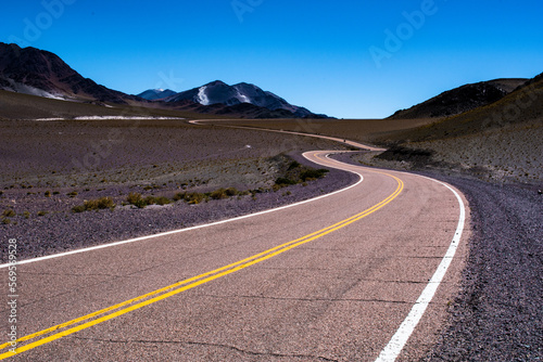 Vistas de la ruta alos seismiles, en Catamarca, Argentina