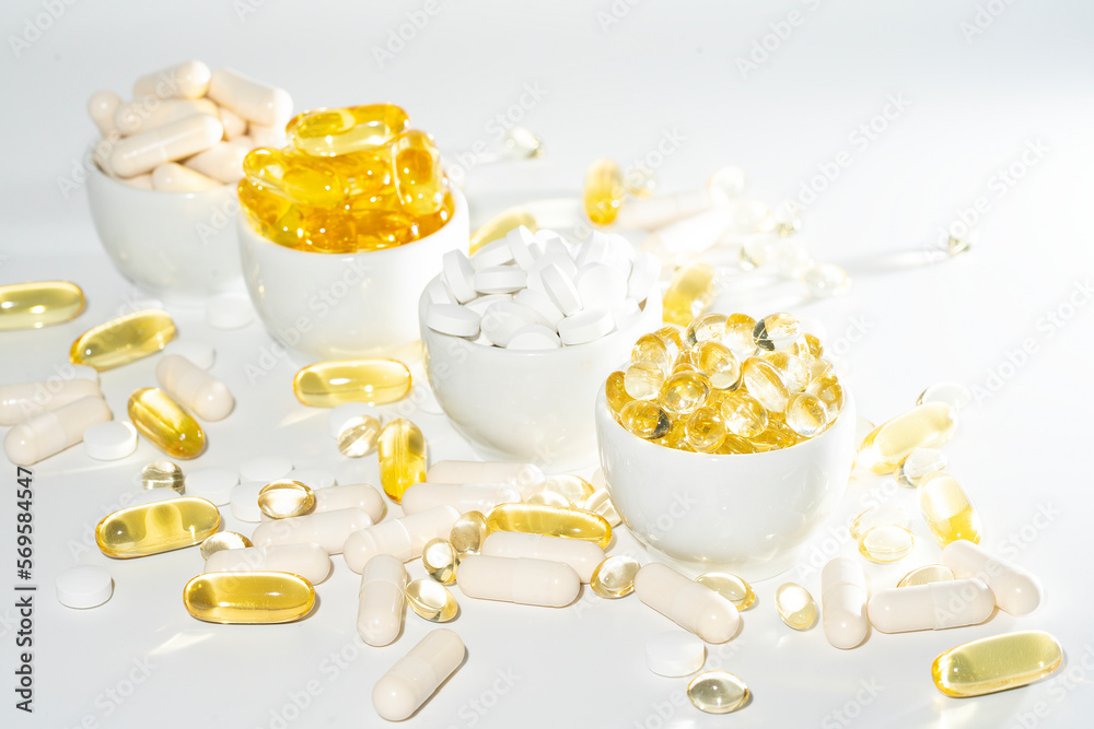 Vitamin D, omega 3, omega 6, Food supplement oil filled fish oil, vitamin A, vitamin E, flaxseed oil.
