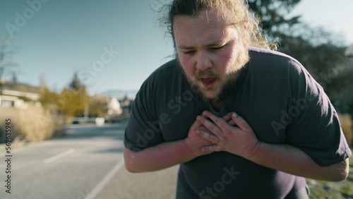 Canvas Print Person suffering from physical pain outdoors