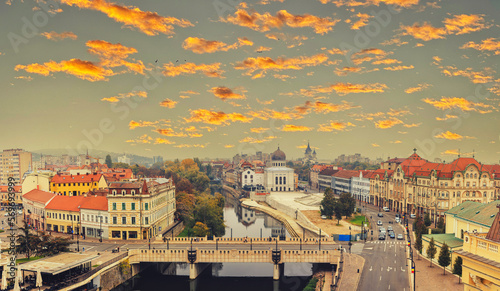 Cuadro en lienzo Discover the beauty of Oradea, Romania with this stunning cityscape photo